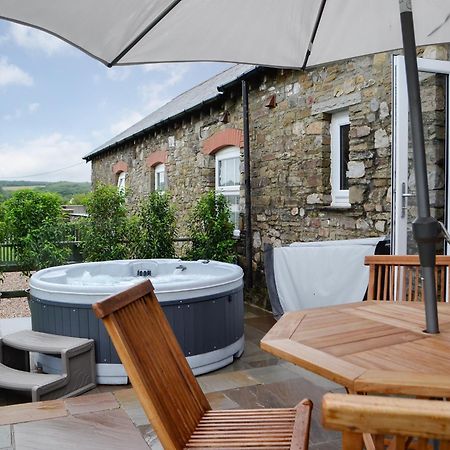 Sgubor Llwyndu Vila Betws  Exterior foto
